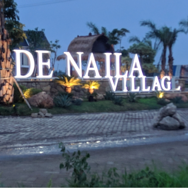 De Naila Village